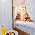 Studio proche tour Eiffel - paris 15 -2P